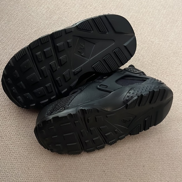 NEW Nike boy toddler sneakers - Picture 6 of 6